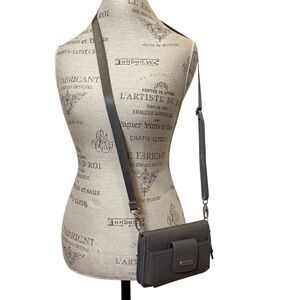 Baggallini RFID Phone Wallet Crossbody Travel Bag Sterling Shimmer Trip Vacation